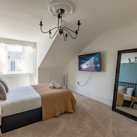 Spacious 3 Bedroom Home In Glasgow - Free Parking エクステリア 写真