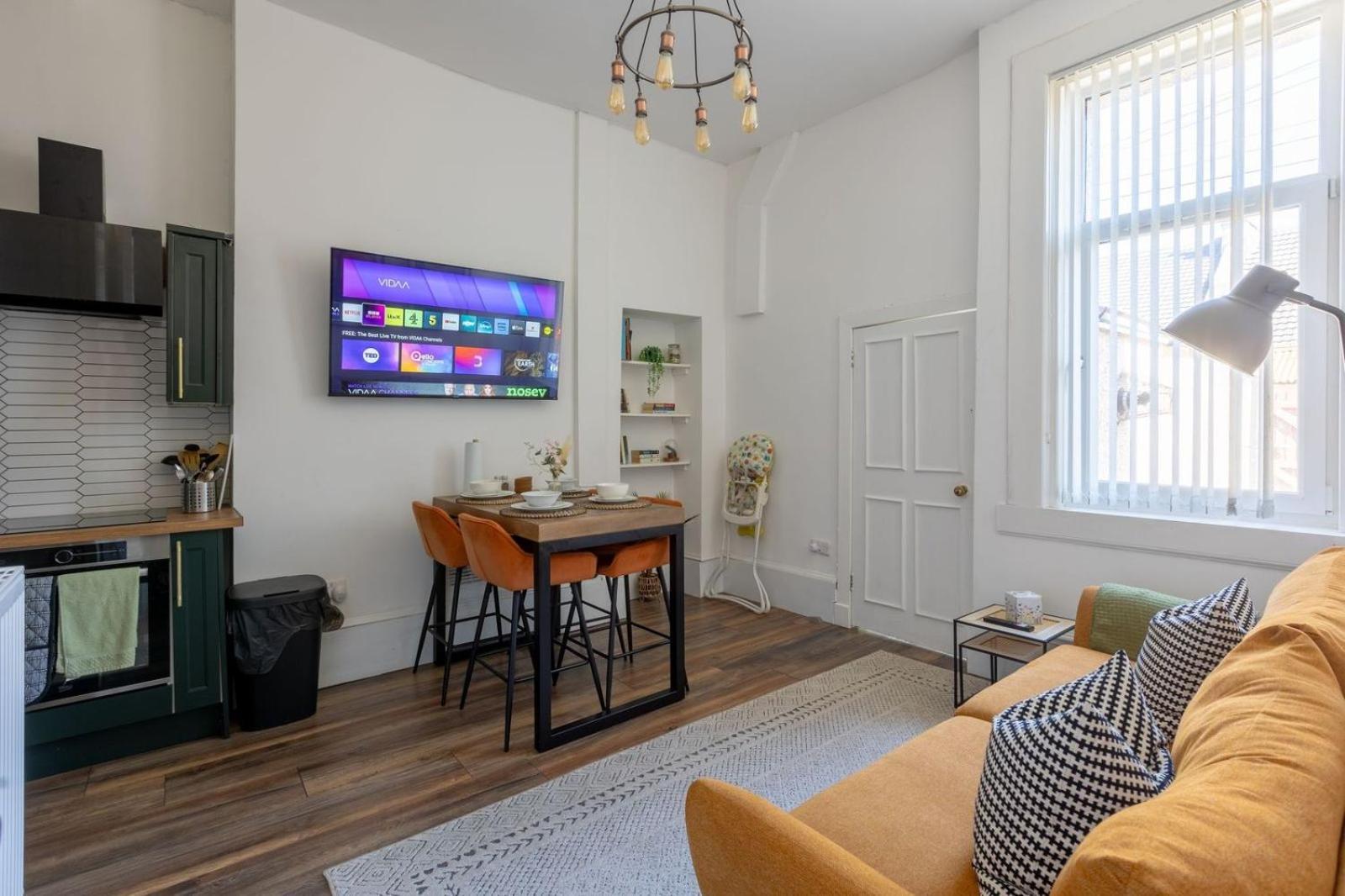 Spacious 3 Bedroom Home In Glasgow - Free Parking エクステリア 写真