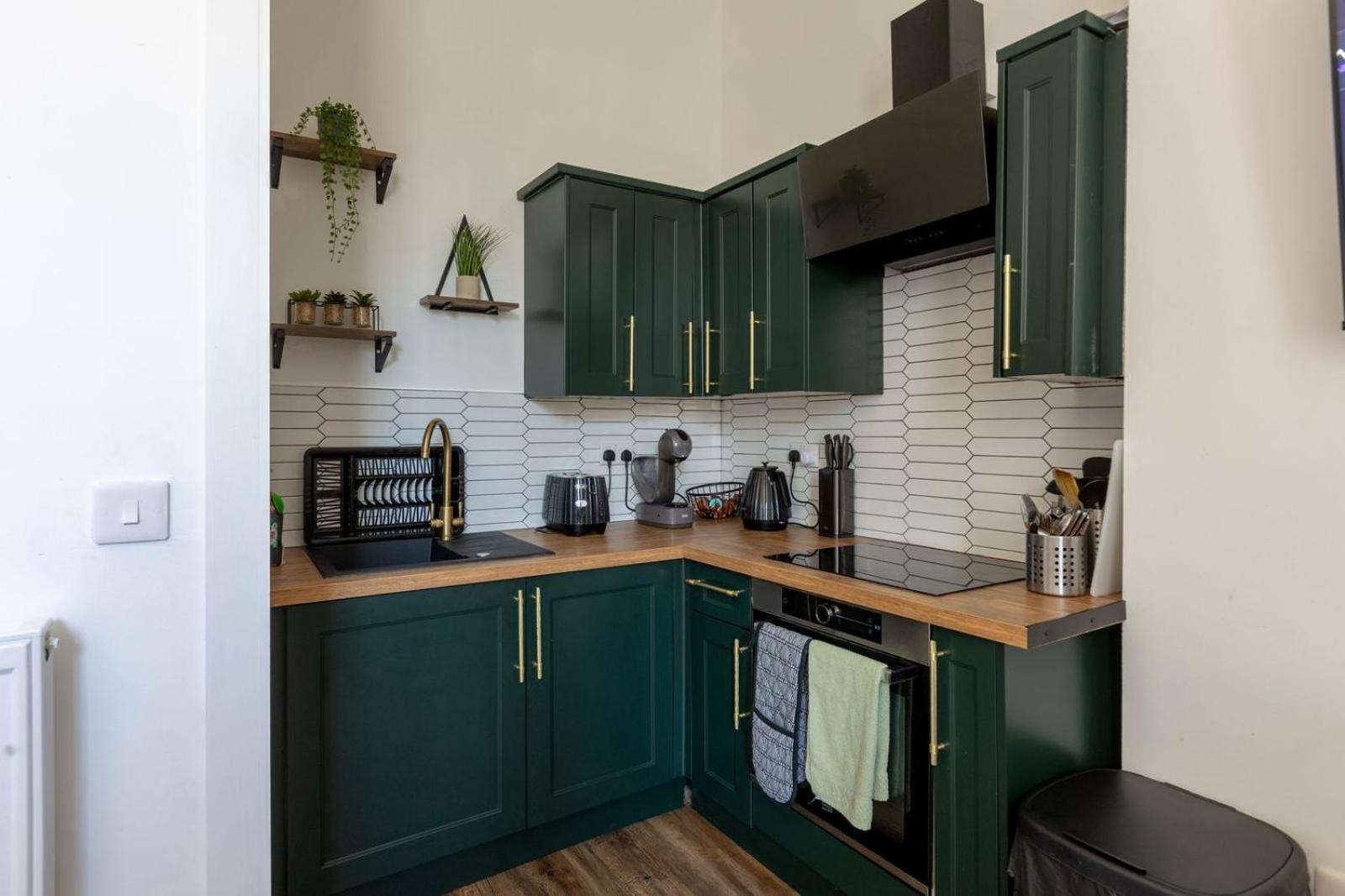 Spacious 3 Bedroom Home In Glasgow - Free Parking エクステリア 写真