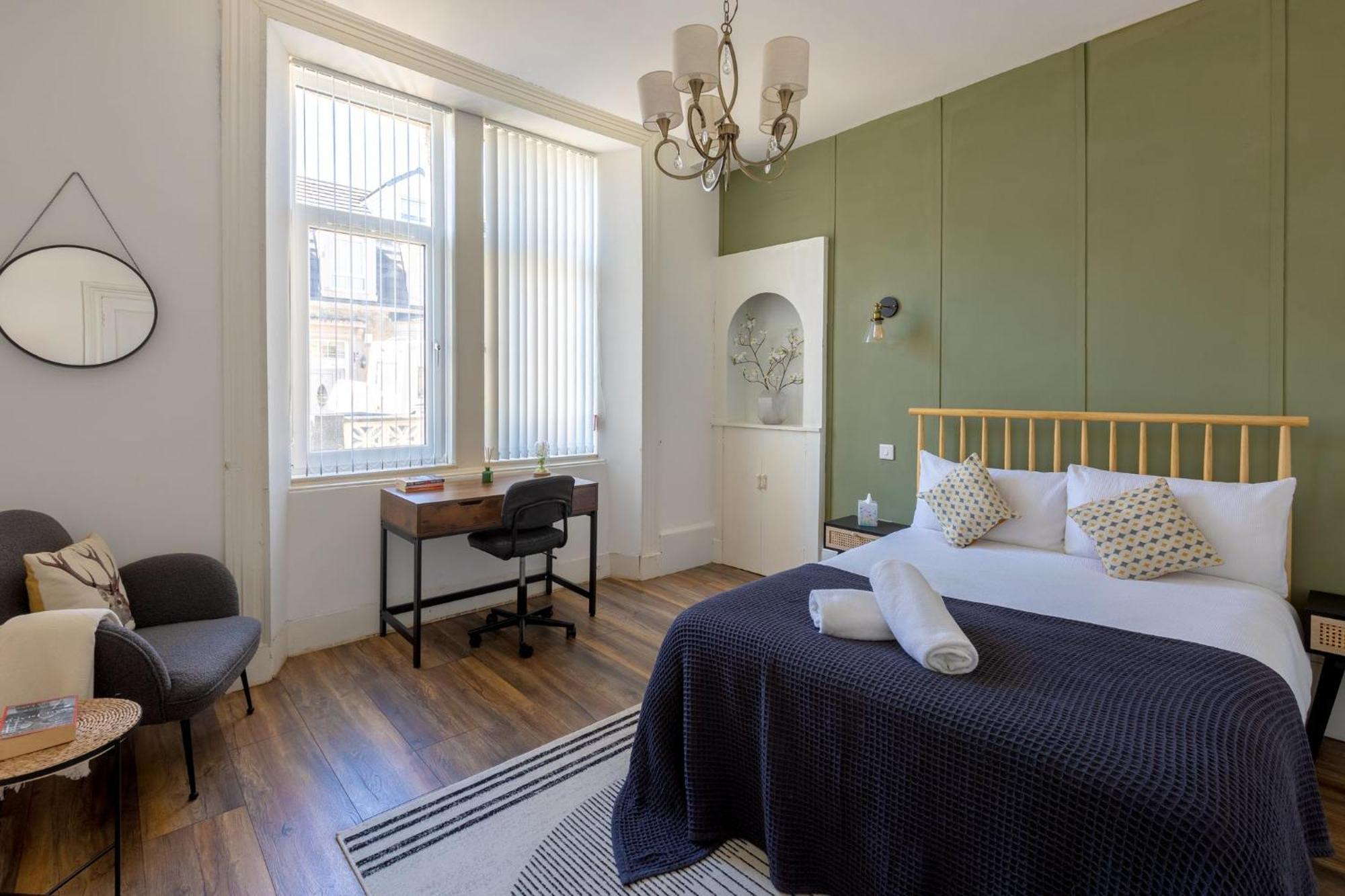 Spacious 3 Bedroom Home In Glasgow - Free Parking エクステリア 写真